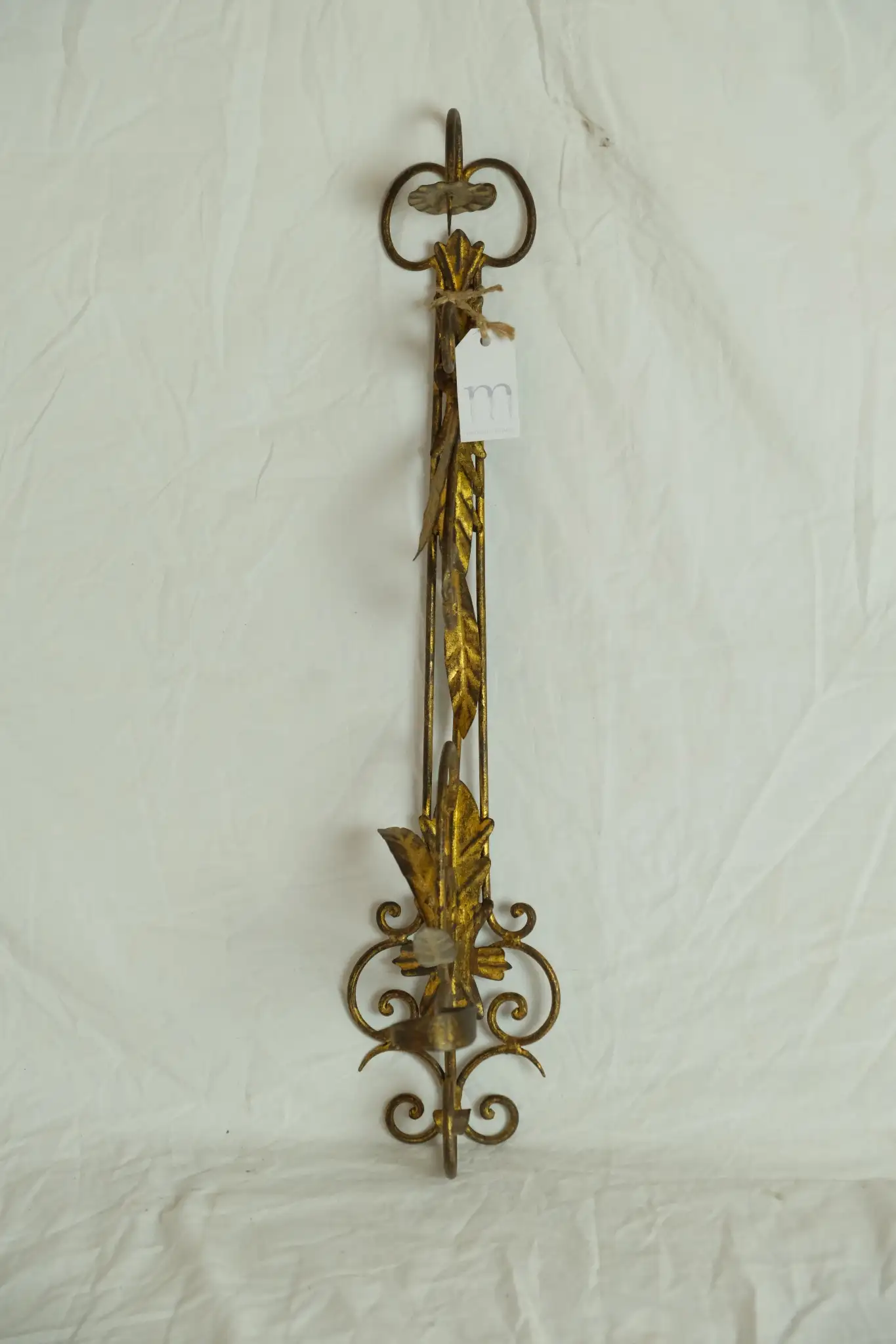Candelabro de Hierro Forjado del Siglo XX con Detalles Dorados