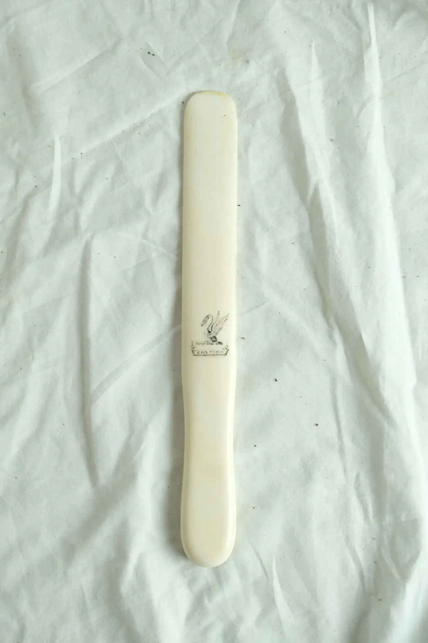 Cuchillo de Carta del Siglo XIX en Marfil