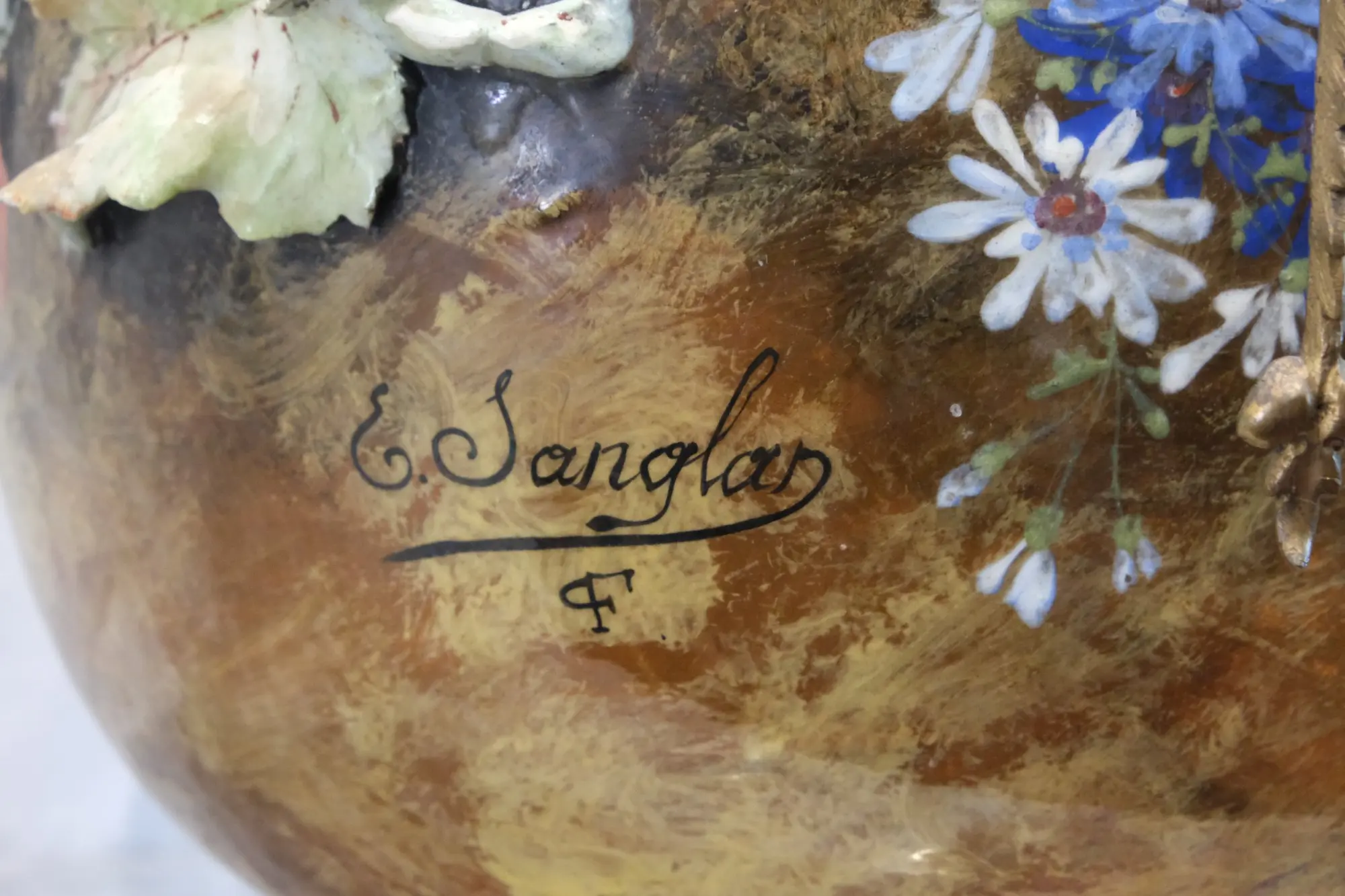 Jarrón de Cerámica con Detalles Florales y Dragones de Sanglar, siglo XIX · vista 8/13