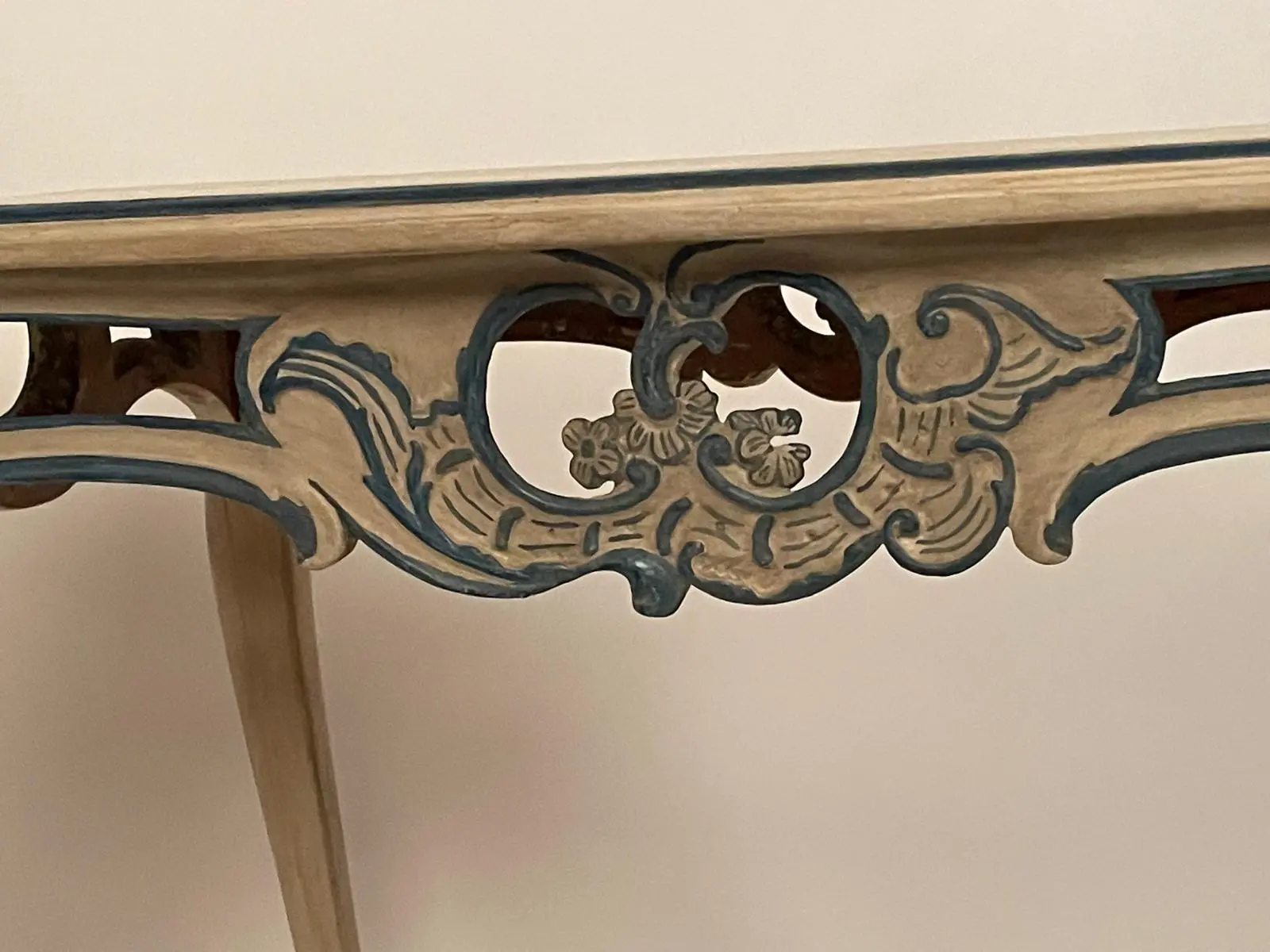 Mesa Rococó del Siglo XVIII en Madera Pintada a Mano, Mesas, Siglo XVIII · vista 6/9