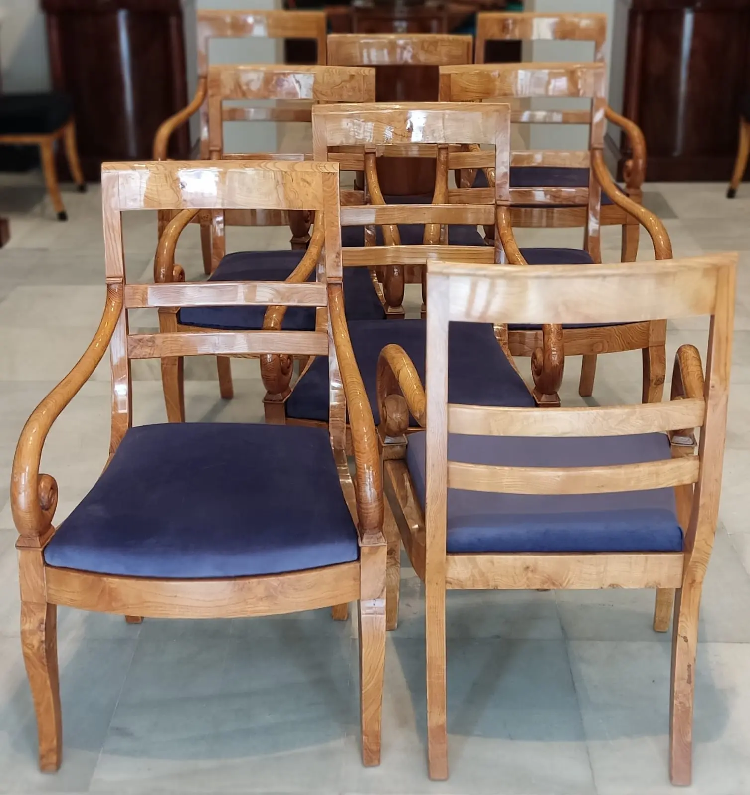 Set de Ocho Sillas del Siglo XIX en Fresno, Sillas y Asientos, Siglo XIX · vista 4/6