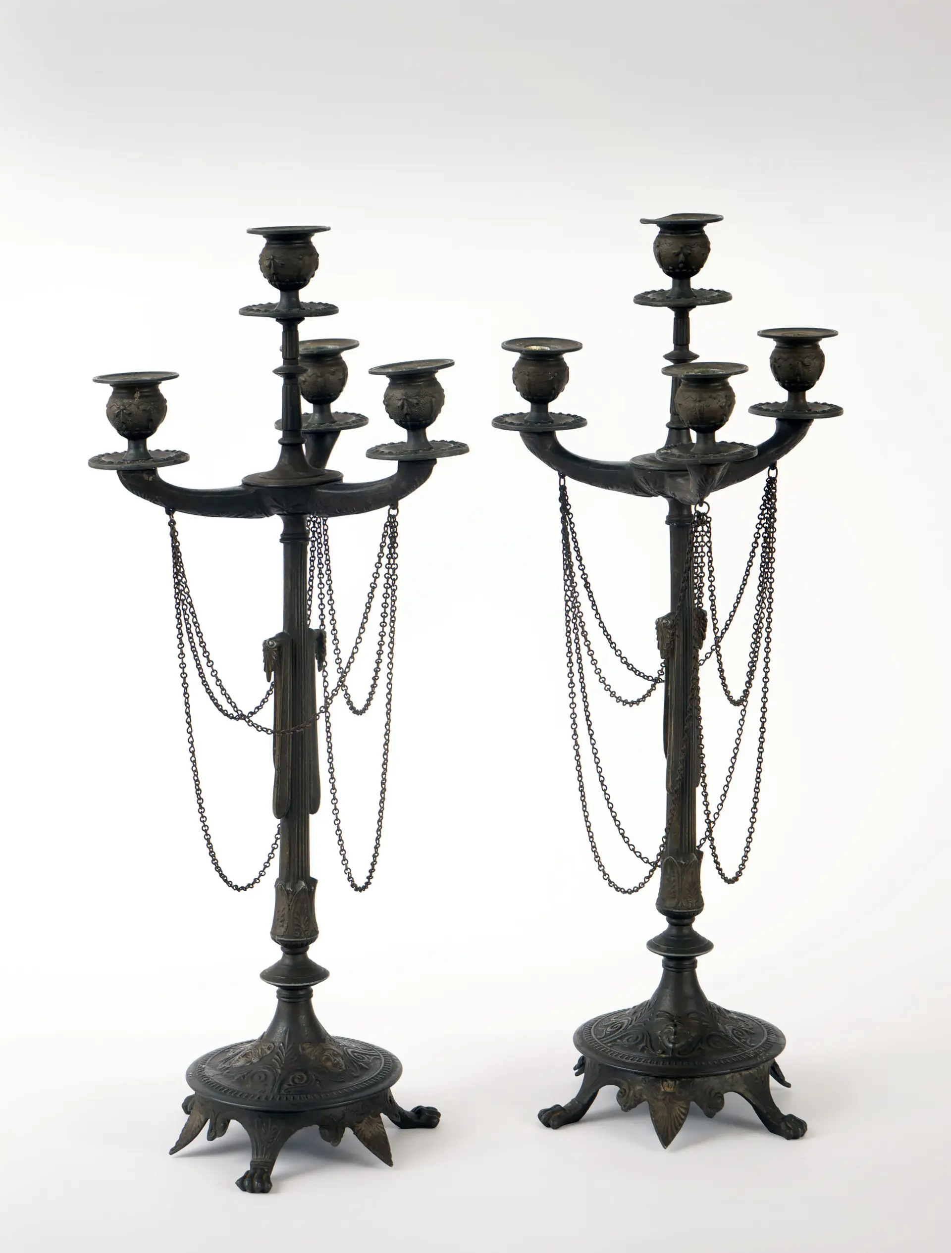Candelabros de Estilo Pompeyano del Siglo XIX, Iluminación, Siglo XIX · vista 2/3