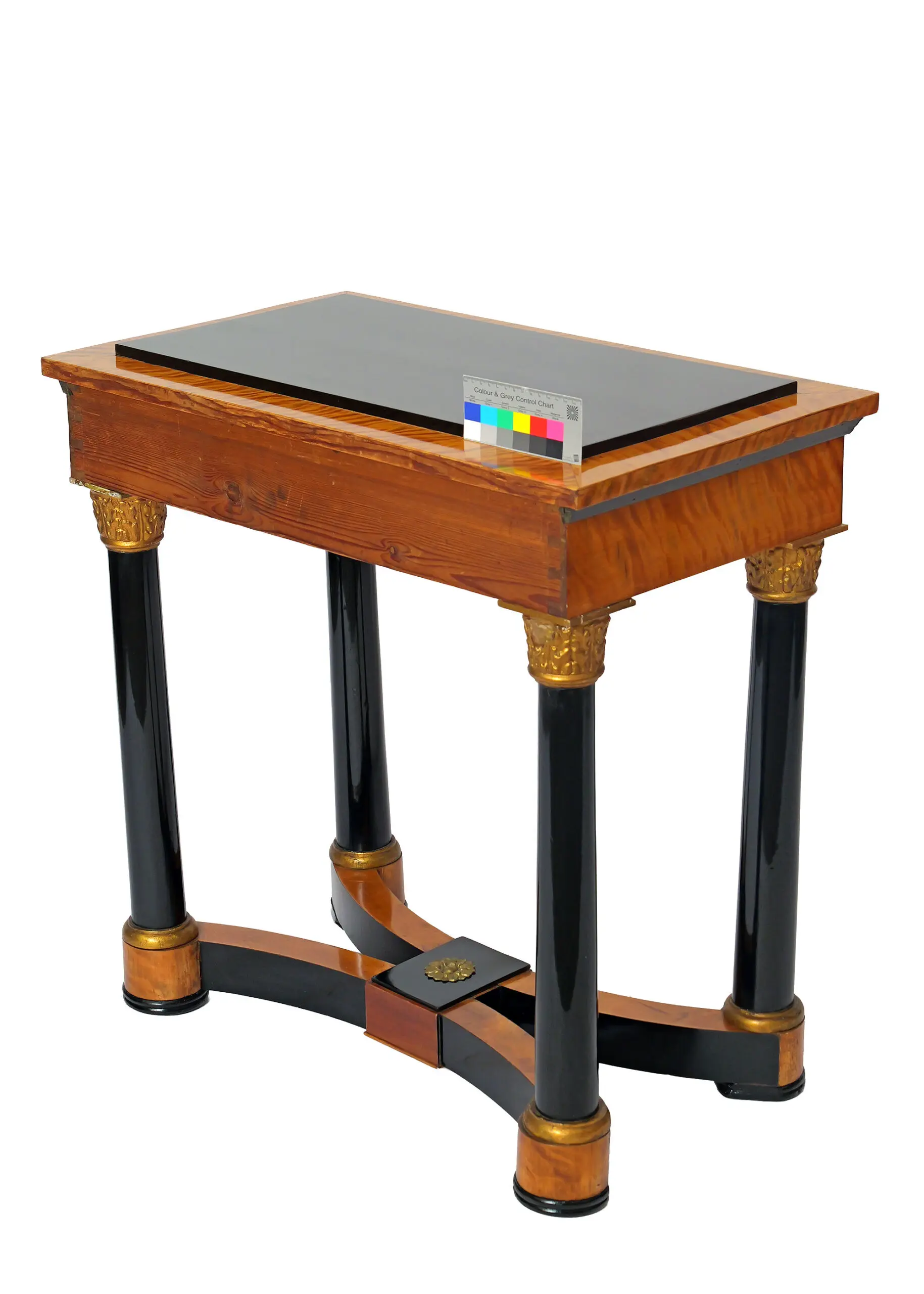 Consola del Siglo XIX en Estilo Corintio, Mesas, Siglo XIX · vista 2/9