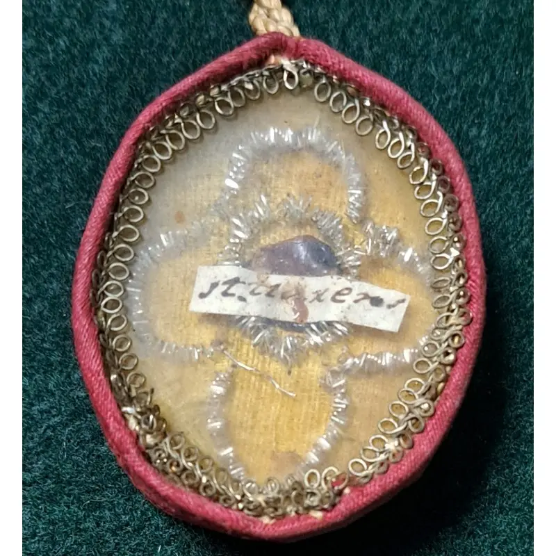 Antiguo relicario adornado con filigranas de hilo de oro y plata Siglo XIX, Siglo XIX · vista 3/8