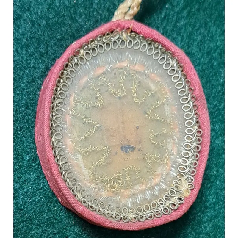 Antiguo relicario adornado con filigranas de hilo de oro y plata Siglo XIX, Siglo XIX · vista 8/8