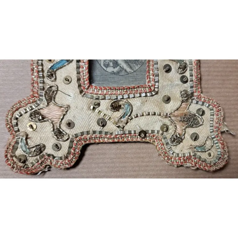 Relicario devocional bordado. Trabajo conventual. Finales s. XVIII – principios XIX, Siglo XVIII · vista 4/6