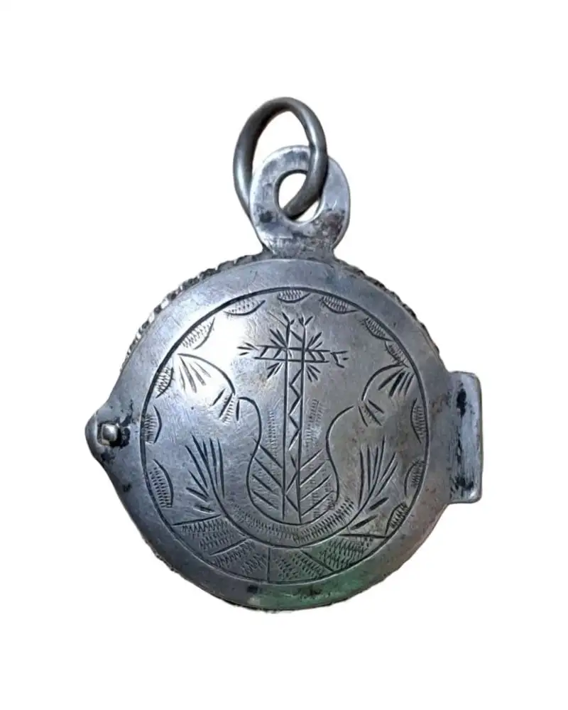 Relicario de plata con varias reliquias, siglo XVIII