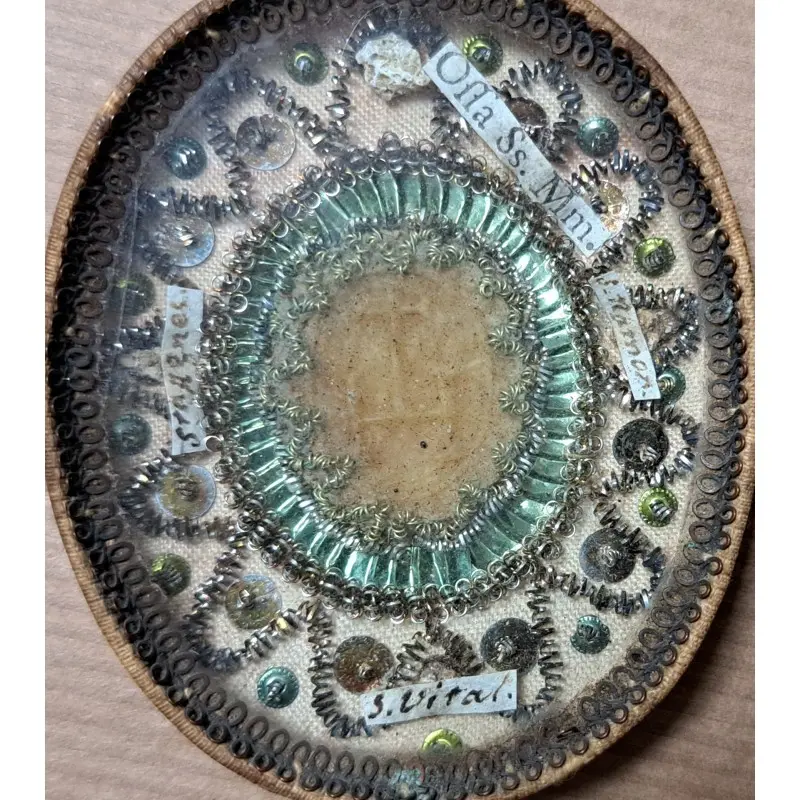 Antiguo relicario decorado con hilo de oro, siglo XIX, Siglo XIX · vista 6/9