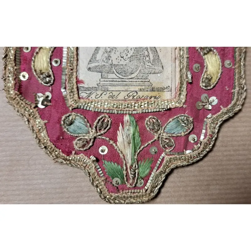 Nuestra señora del Rosario. Cartela o relicario bordado en hilo de oro S. XVIII, Siglo XVIII · vista 3/8