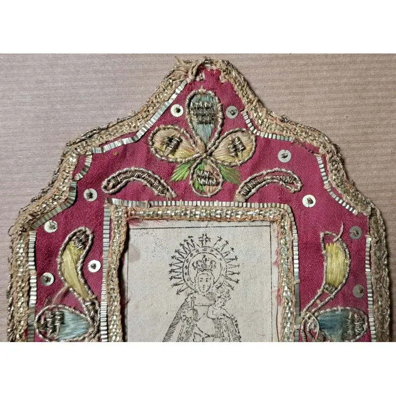 Nuestra señora del Rosario. Cartela o relicario bordado en hilo de oro S. XVIII, Siglo XVIII · vista 5/8