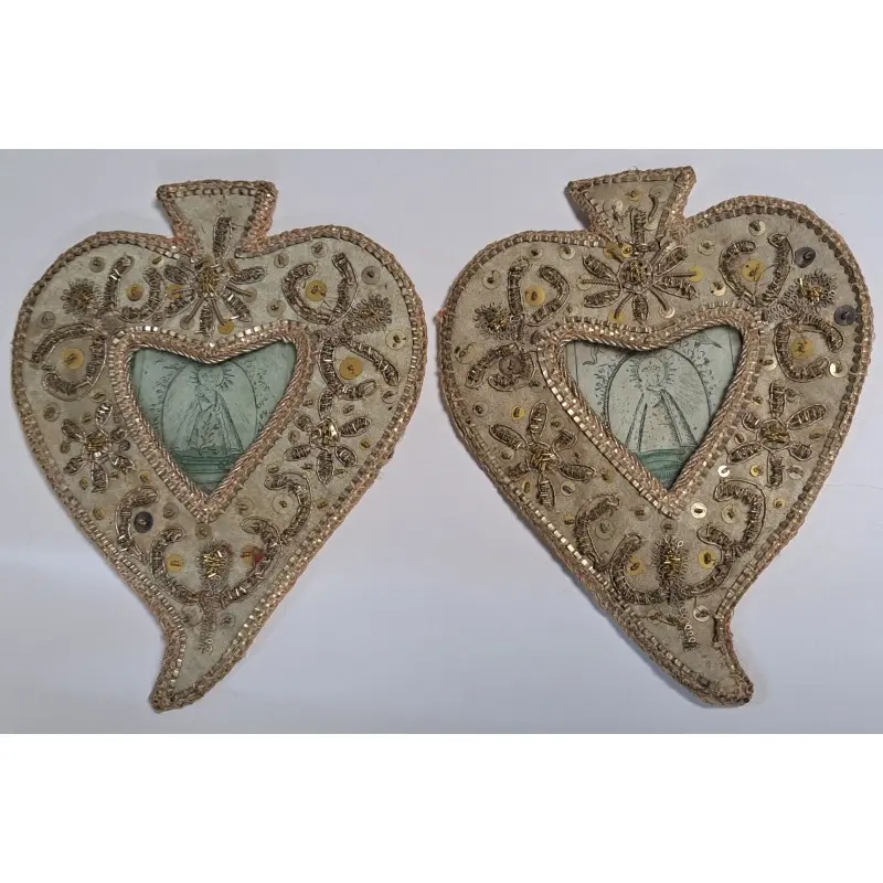 Pareja de Relicarios Bordados, Inmaculado Corazón de María, Siglo XIX, Siglo XIX · vista 2/10