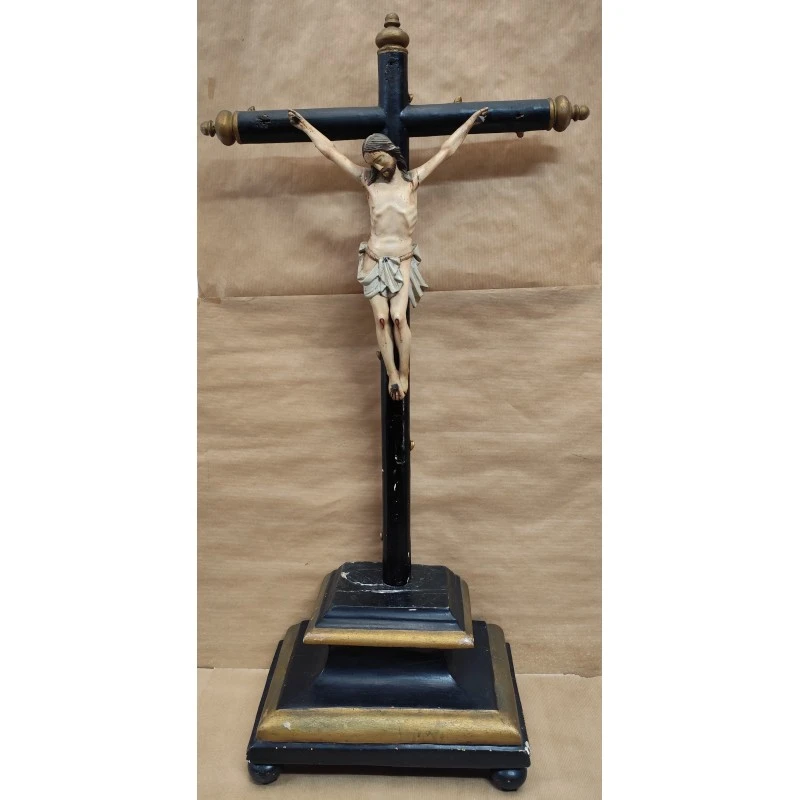 Crucifijo de altar 97 cm de altura, siglo XIX, Siglo XIX