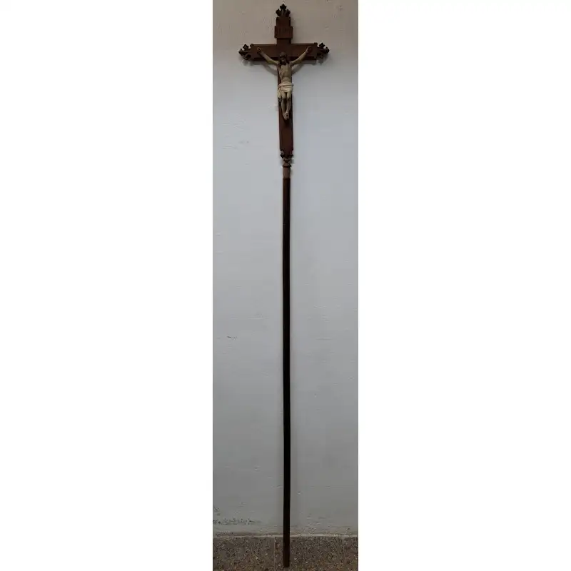 Crucifijo de procesión, primera mitad del siglo XX
