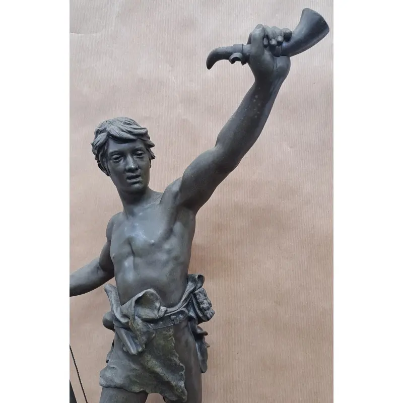 Escultura francesa de calamina, Eugene Marioton (1857-1933) “Hallali” · vista 3/12