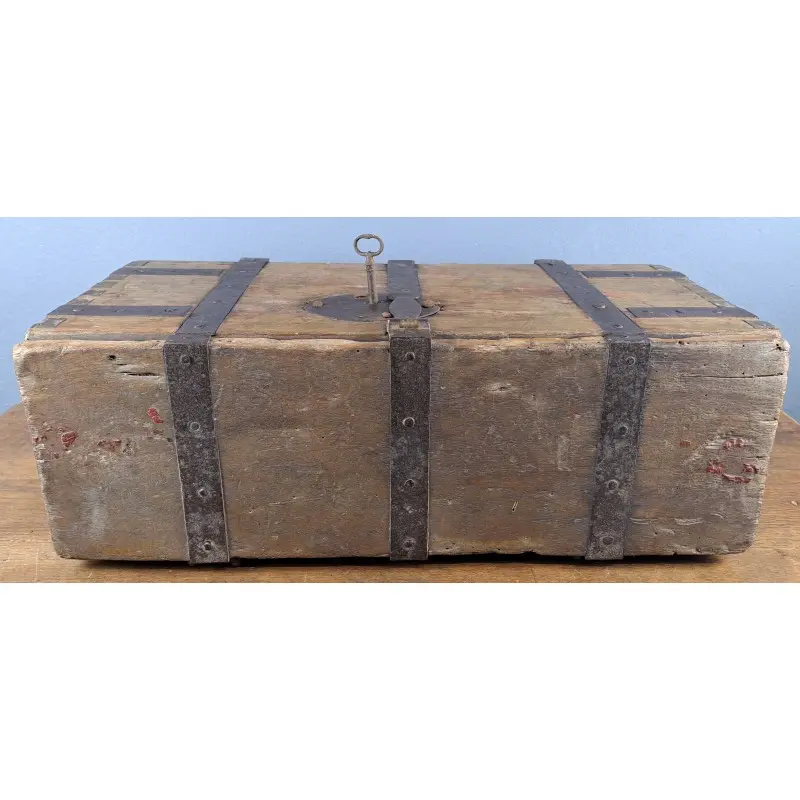 Caja militar de campaña. Artillería ligera, restos de lacre original. Siglo XIX, Siglo XIX · vista 5/10
