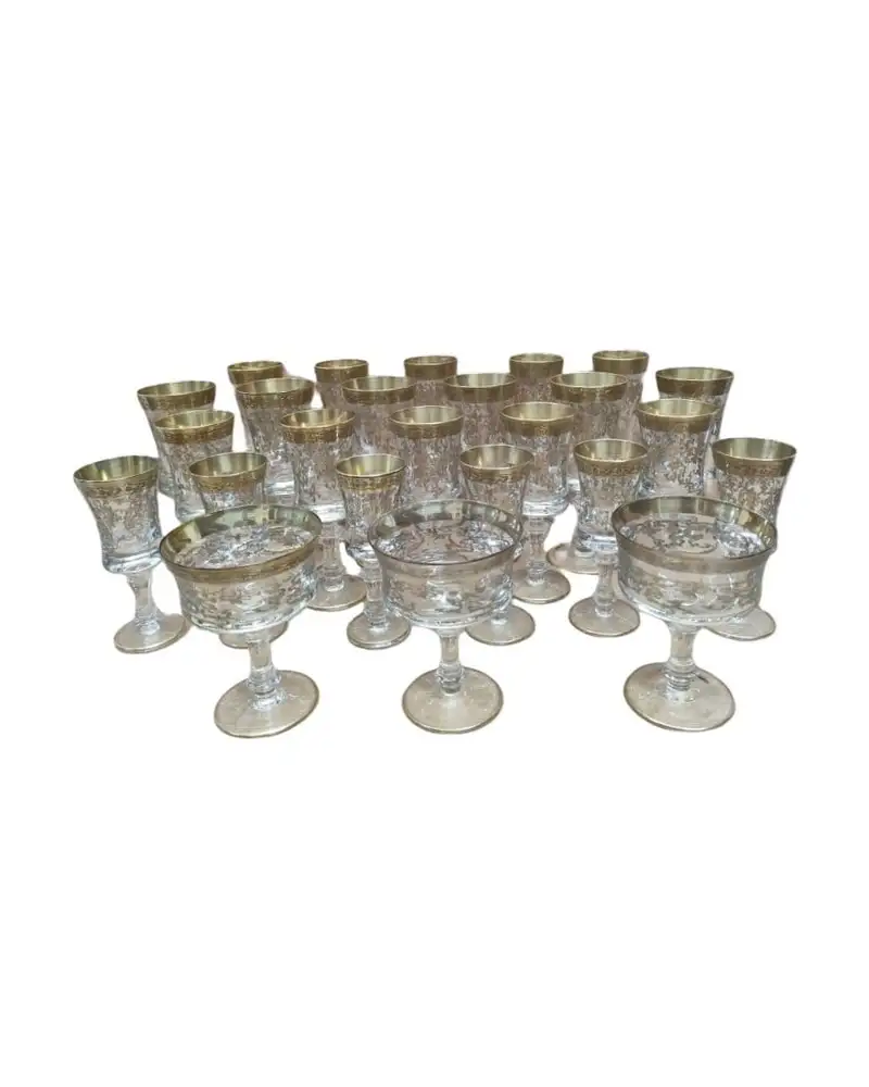 Juego de copas de cristal con decoración en oro
