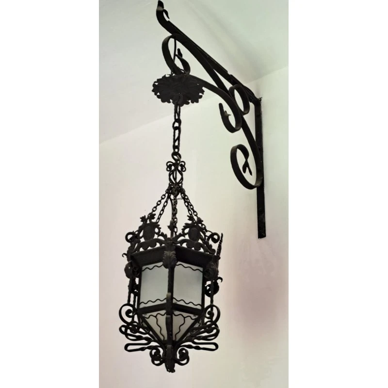 Lámpara de techo o farol de forja artesanal