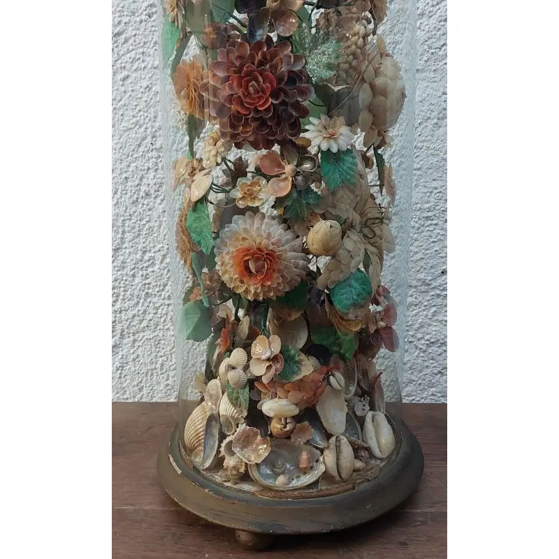 Fanal de Cristal con Composición de Flores y Conchas Siglo XIX, Siglo XIX · vista 3/10