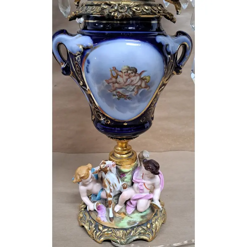 Antigua lampara de porcelana y metal dorado · vista 2/12