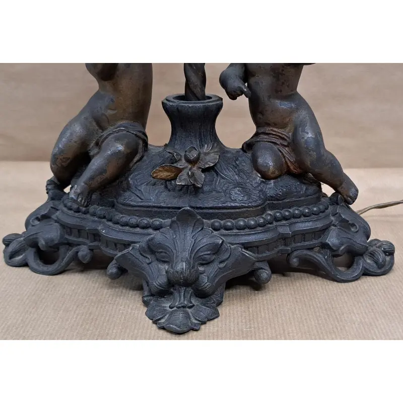 Lampara de mesa francesa con querubines, calamina, Primer cuarto del siglo XX, Siglo XX · vista 3/9