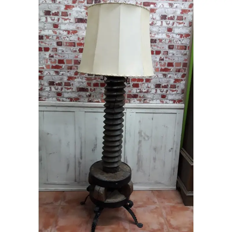 Lampara tornillo de prensa antigua del siglo XVIII, Siglo XVIII · vista 2/5