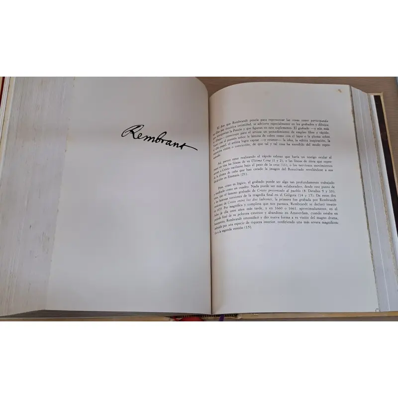 La Sagrada Biblia año 1966, con ilustraciones de Dali y Rembrandt · vista 9/12