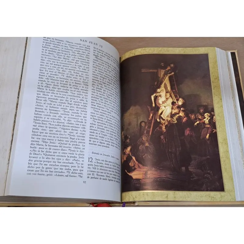 La Sagrada Biblia año 1966, con ilustraciones de Dali y Rembrandt · vista 12/12