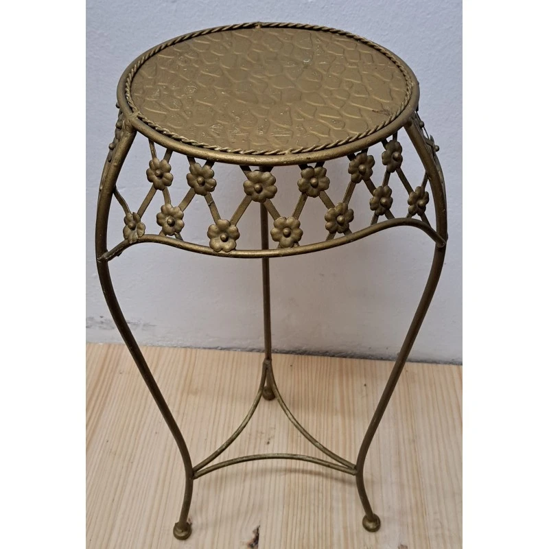 Mesita, peana o macetero de hierro dorado, vintage