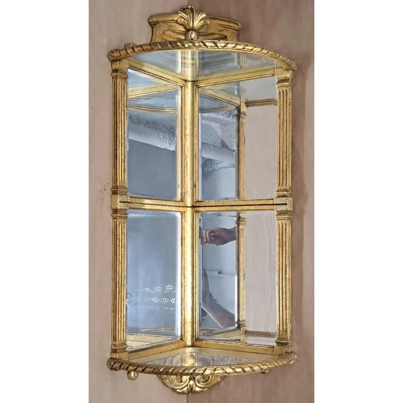 Estantería rinconera, madera policromada y espejos biselados, principios del siglo XX, Siglo XX