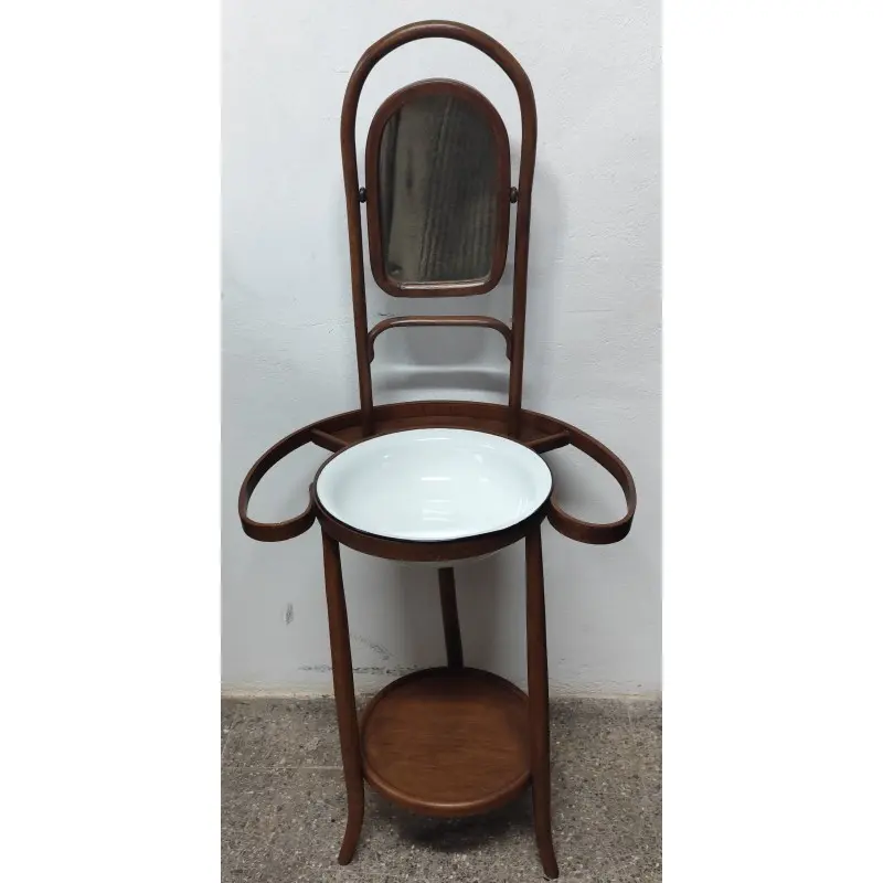 Palanganero antiguo de madera con palangana de metal
