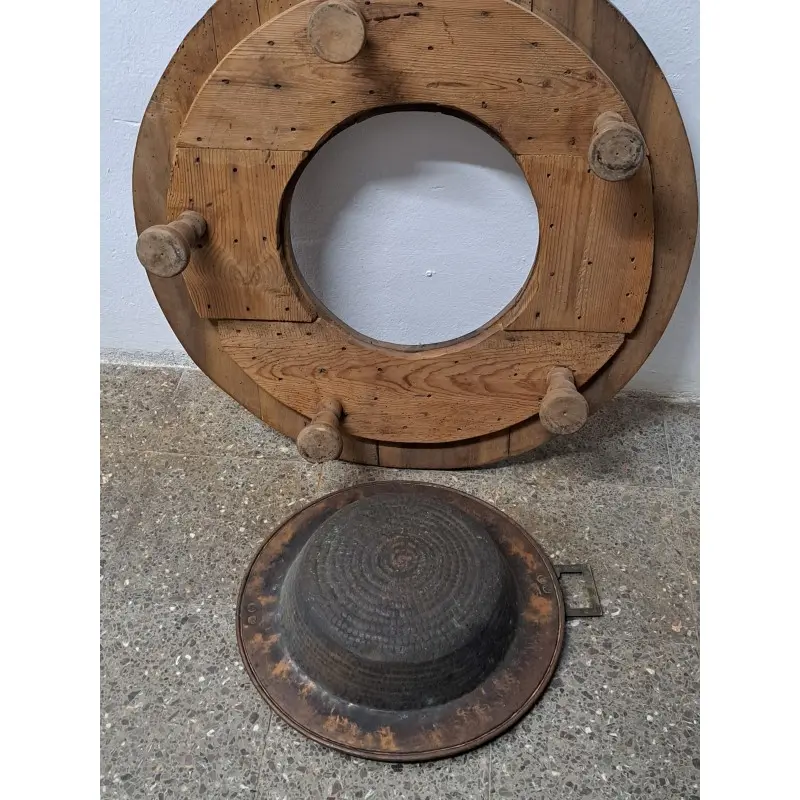Antiguo brasero, base de madera y recipiente de cobre, siglo XVIII, Siglo XVIII · vista 6/7