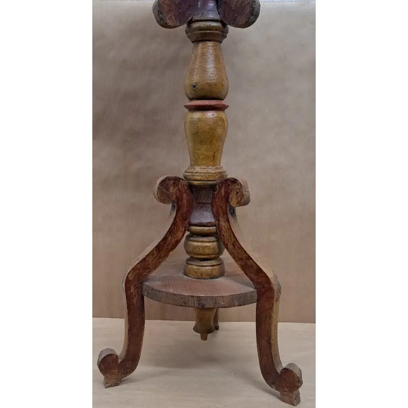 Palanganero o macetero de madera policromada, siglo XVIII, Siglo XVIII · vista 3/8