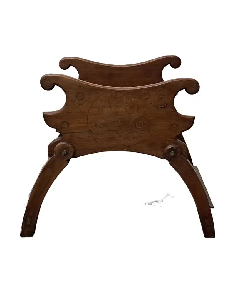 Antigua silla de montar de mujer convertida en mesa, Siglo XIX