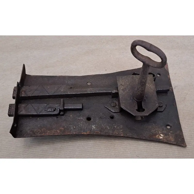 Cerradura con llave, hierro forjado, siglo XVIII, Siglo XVIII