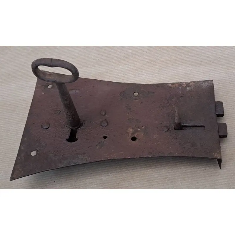 Cerradura con llave, hierro forjado, siglo XVIII, Siglo XVIII · vista 2/5