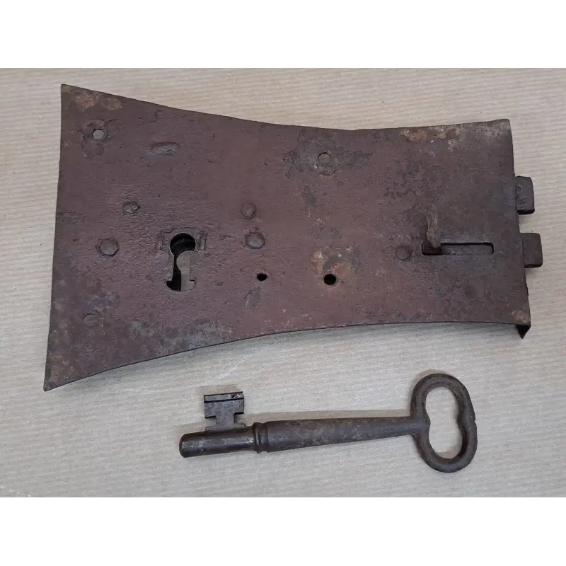 Cerradura con llave, hierro forjado, siglo XVIII, Siglo XVIII · vista 3/5