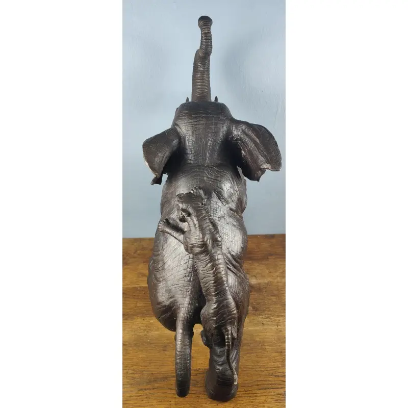 Escultura de bronce firmada STUART, Elefante con tigres, 63 X 57 cm mediados siglo XX, Arte y Pintura, Siglo X · vista 4/11