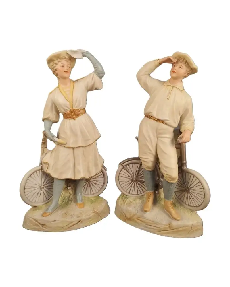 Pareja de figuras de biscuit de gran tamaño 32 cm de altura