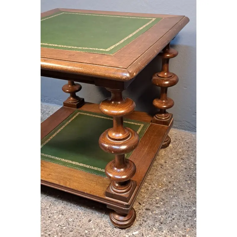 Mesa auxiliar en madera de nogal con tapa y repisa, principios del siglo XX, Mesas, Siglo XX · vista 3/12