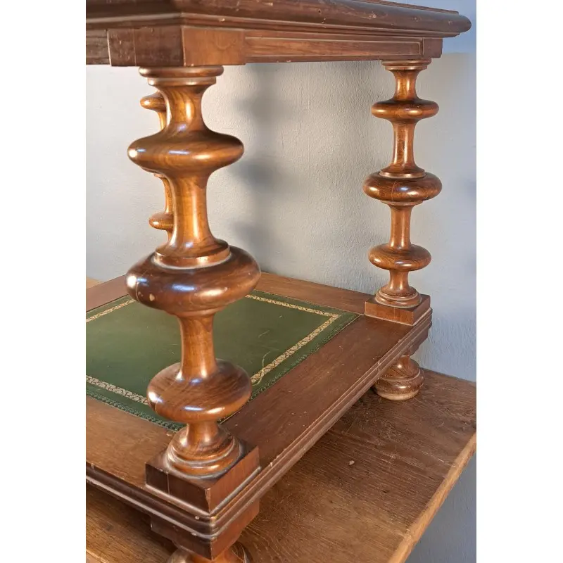 Mesa auxiliar en madera de nogal con tapa y repisa, principios del siglo XX, Mesas, Siglo XX · vista 8/12