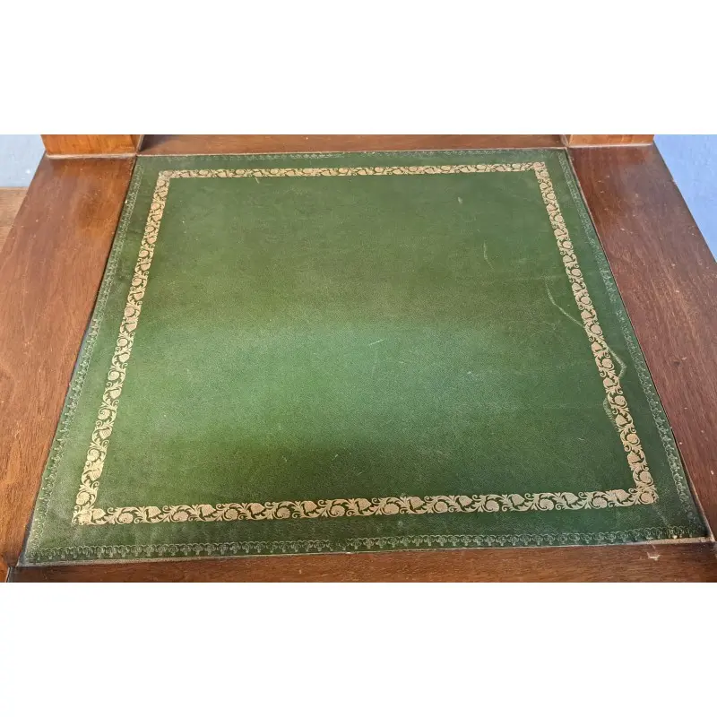 Mesa auxiliar en madera de nogal con tapa y repisa, principios del siglo XX, Mesas, Siglo XX · vista 9/12