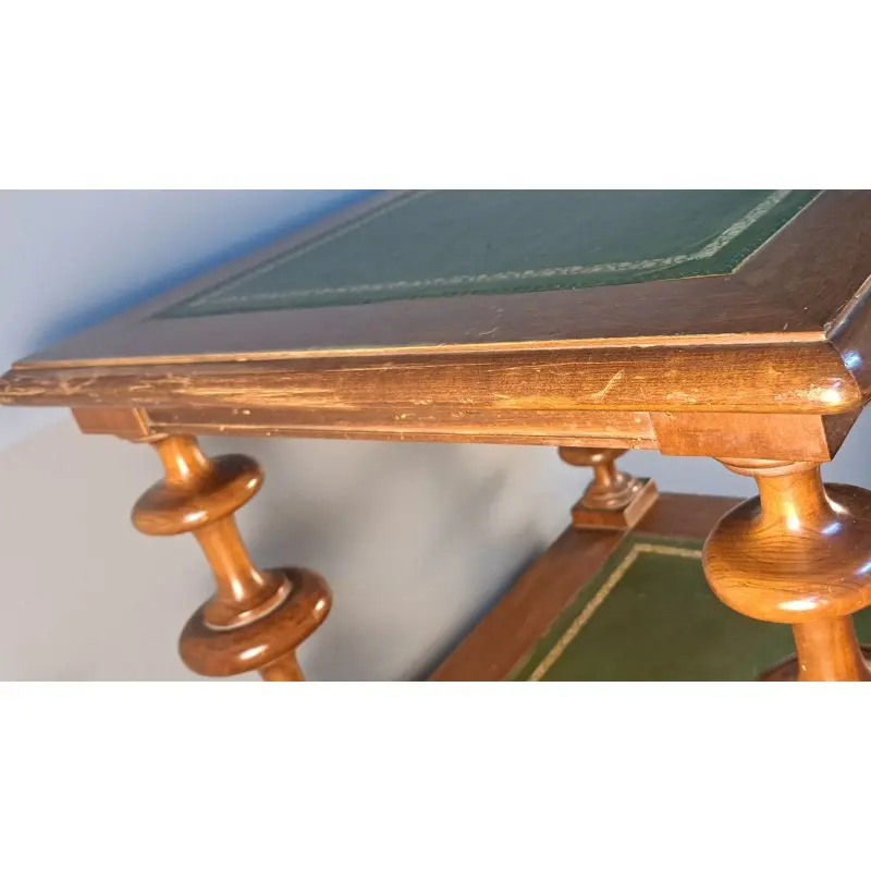Mesa auxiliar en madera de nogal con tapa y repisa, principios del siglo XX, Mesas, Siglo XX · vista 10/12