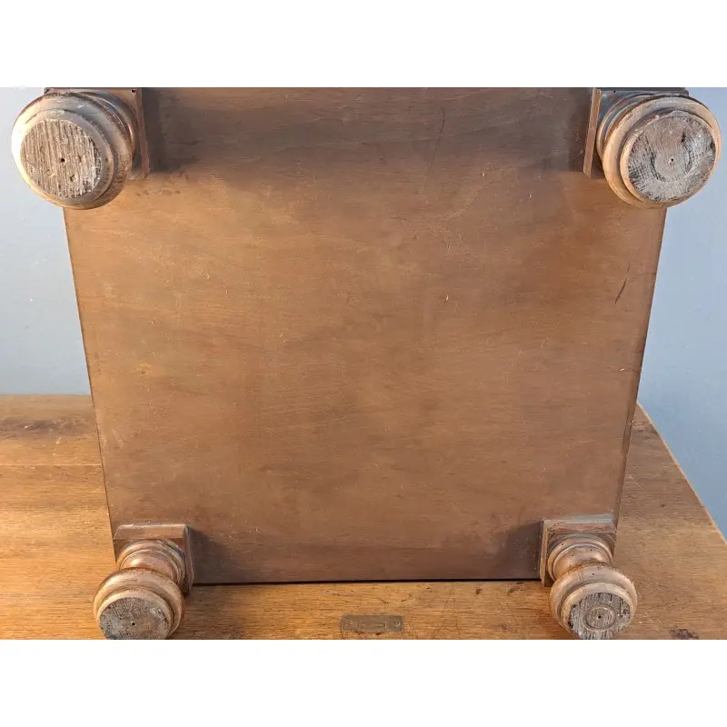 Mesa auxiliar en madera de nogal con tapa y repisa, principios del siglo XX, Mesas, Siglo XX · vista 11/12