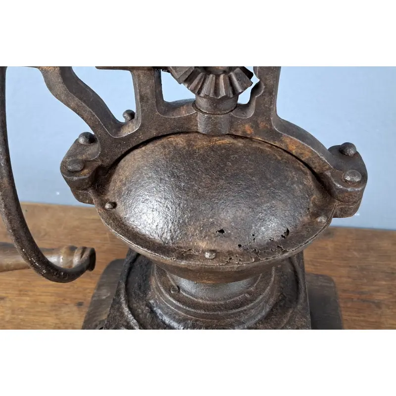 Antiguo molinillo de café, finales del siglo XIX, Siglo XIX · vista 6/12