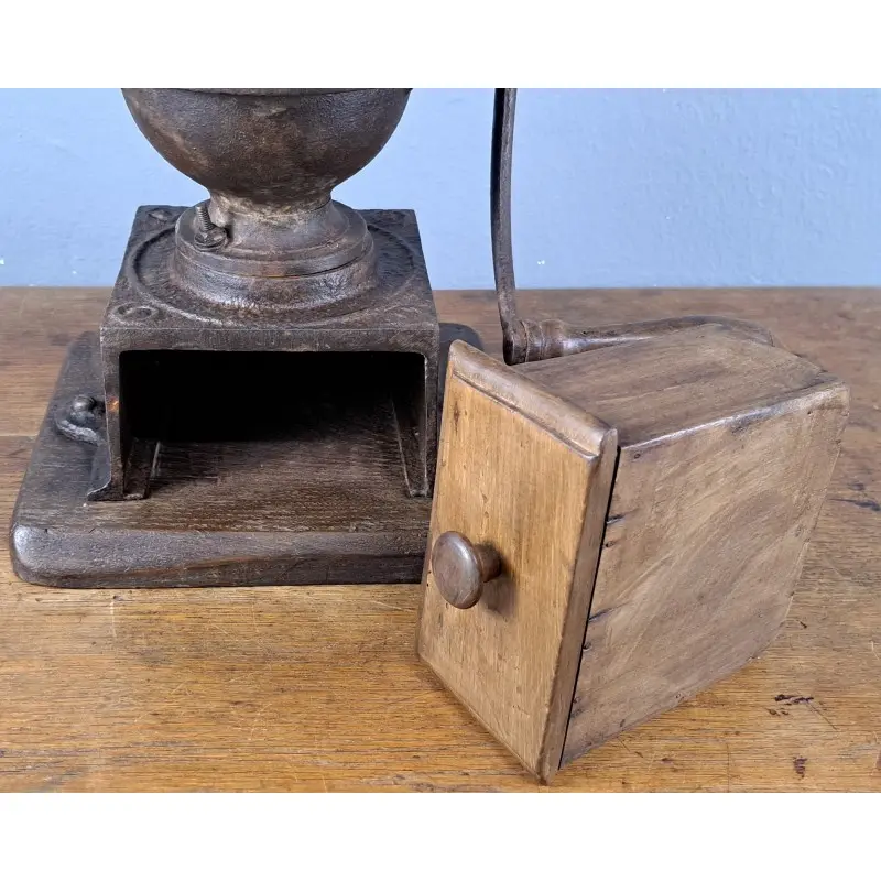 Antiguo molinillo de café, finales del siglo XIX, Siglo XIX · vista 8/12
