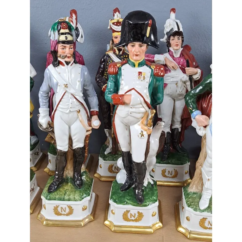 15 soldados napoleónicos en porcelana Capodimonte, 32 cm, Cerámica y Alfarería · vista 3/12