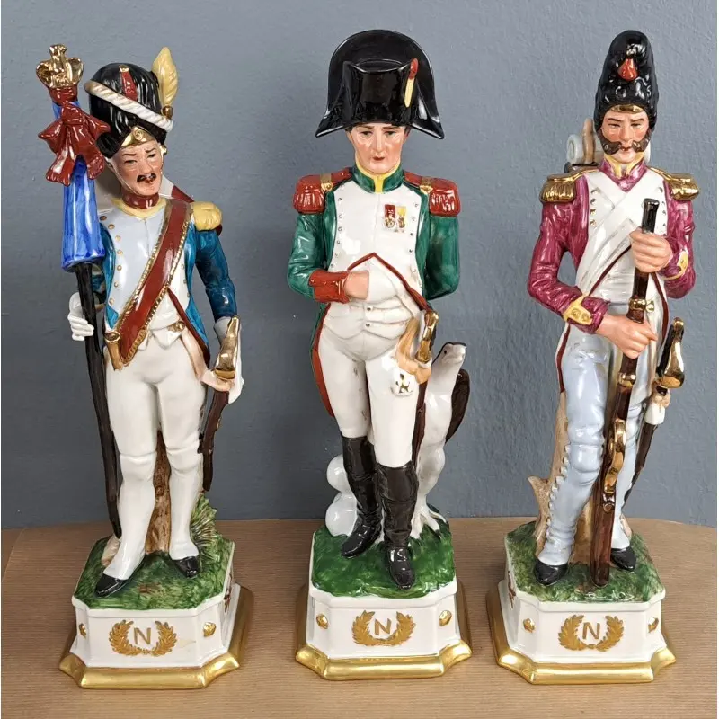 15 soldados napoleónicos en porcelana Capodimonte, 32 cm, Cerámica y Alfarería · vista 6/12
