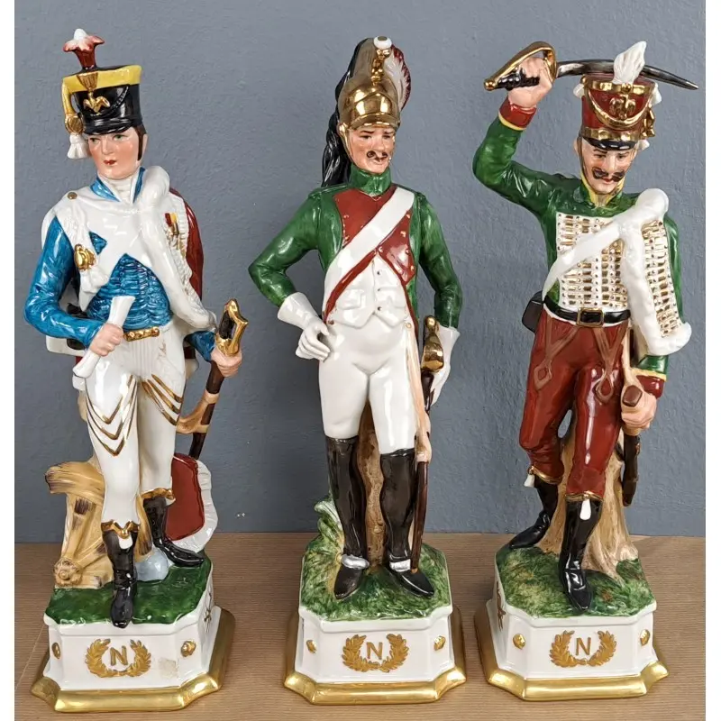 15 soldados napoleónicos en porcelana Capodimonte, 32 cm, Cerámica y Alfarería · vista 8/12