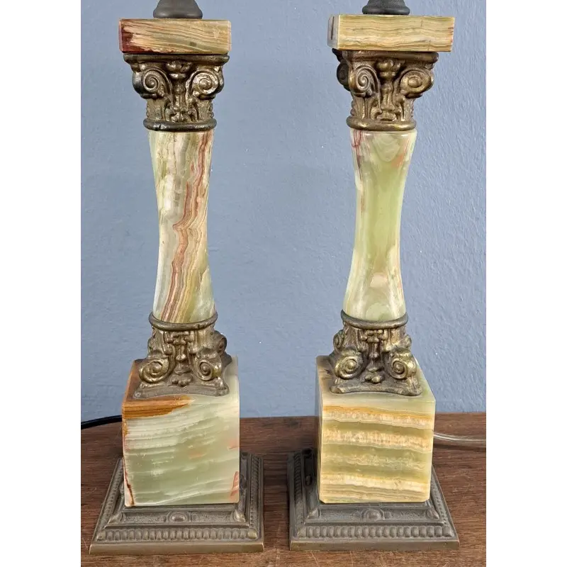 Pareja de lámparas de ónix y bronce, estilo clásico, Iluminación