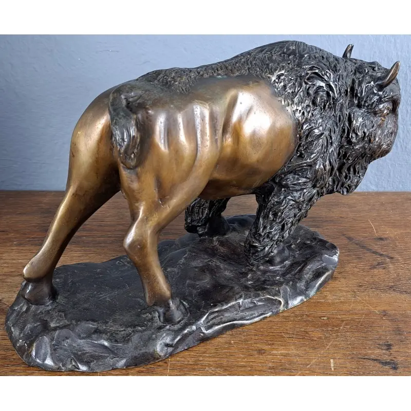 Escultura de bronce, bisonte firmada Raymond, siglo XX, Arte y Pintura, Siglo XX